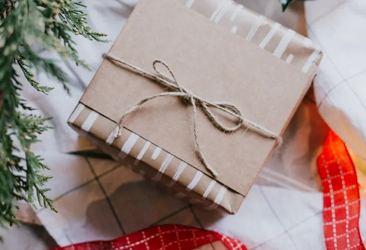 Step-by-step gift card activation process illustration